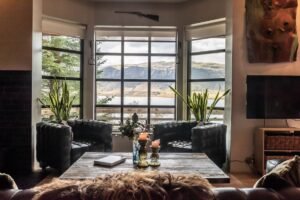 Read more about the article Property ID: INT-4 – Luxury Villa Iceland: Lakefront Rental with Hot Tub and Stunning Views