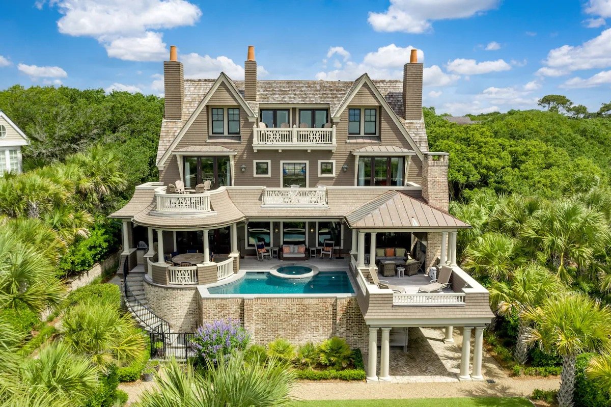 Read more about the article Property ID: CAR-1 – Stunning Kiawah Island Oceanfront Luxury Rental: A Dream Vacation Awaits